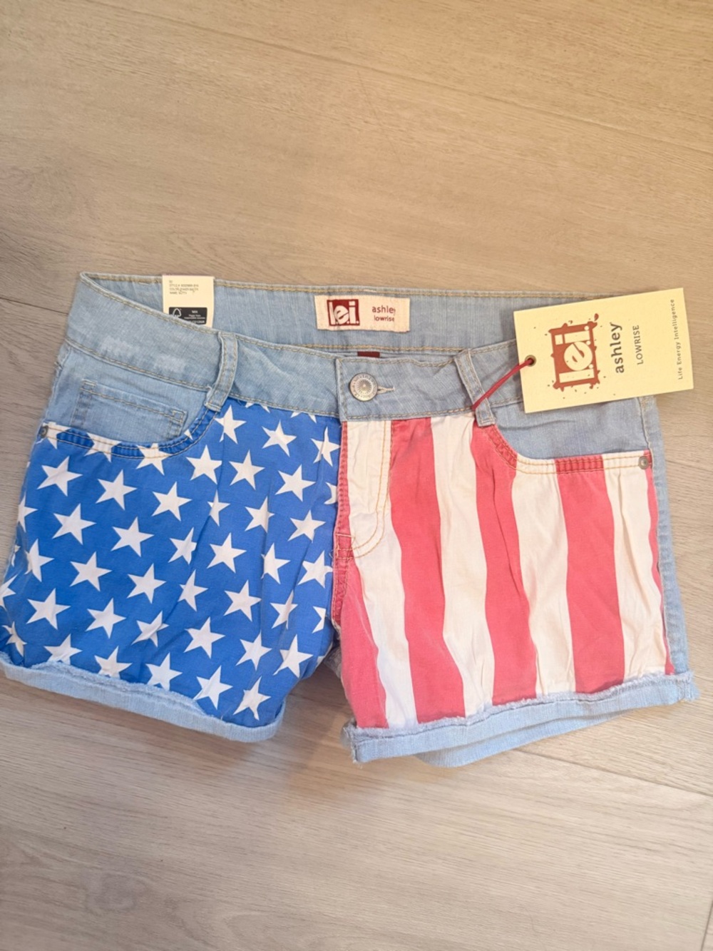 l.e.i. Ashley Low Rise Red White Blue American Flag Jean Booty Shorts Juniors 11